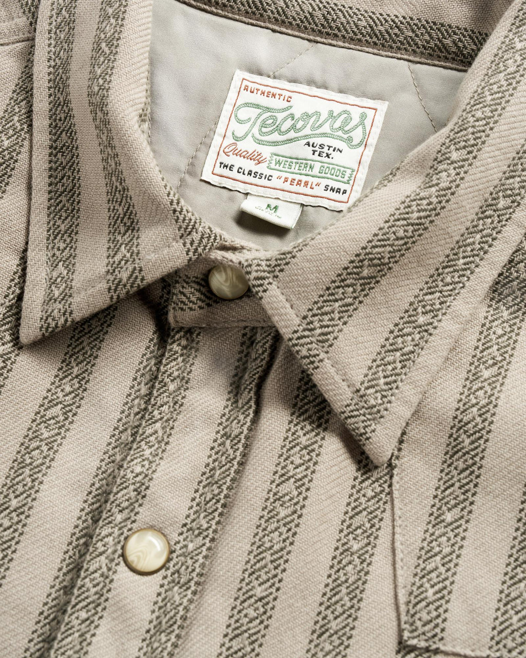 Closeup detail view of Men's Sawtooth Pearl Snap Shacket - Gray / Black