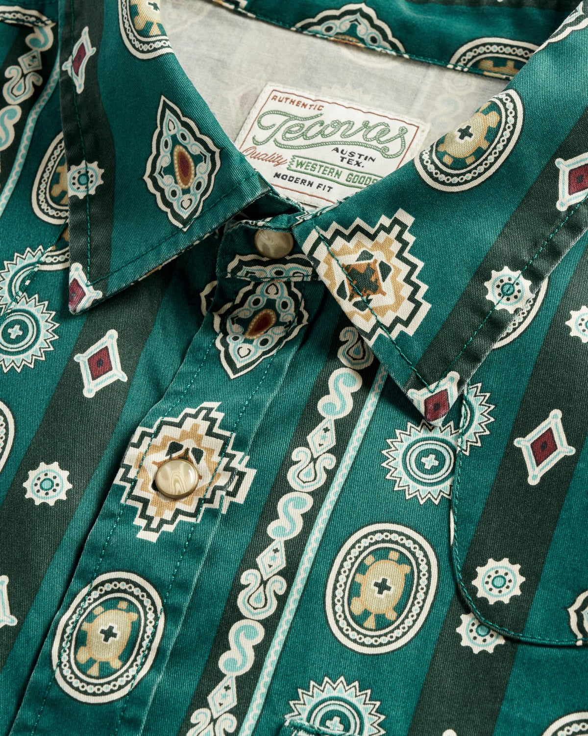 Closeup detail view of Men's Thorn Stopper Pearl Snap LS - Green Heron / Multi