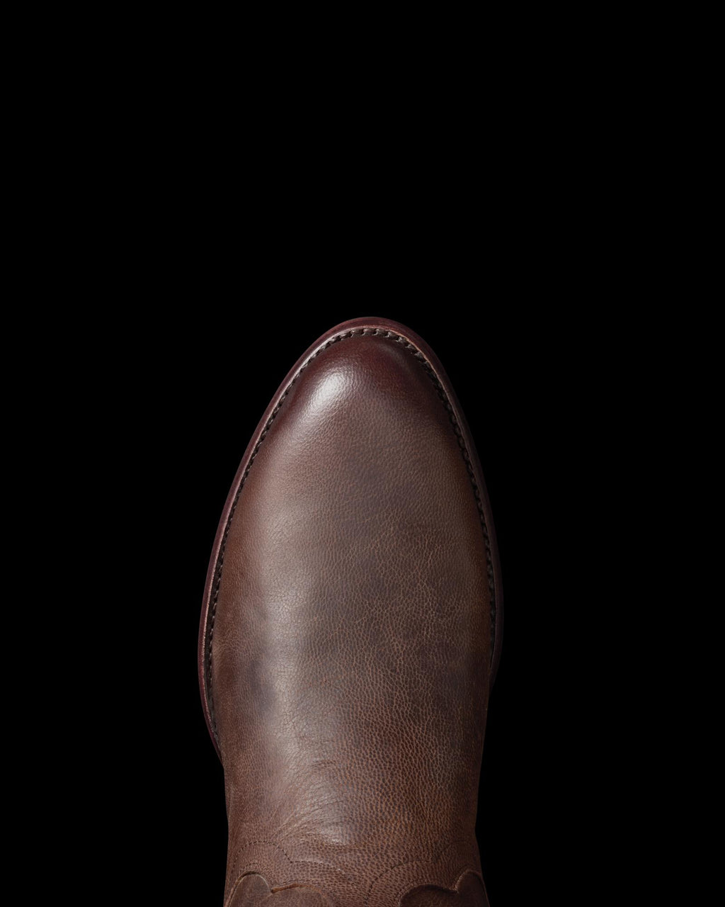 Toe view of The Earl - Cafe on plain background