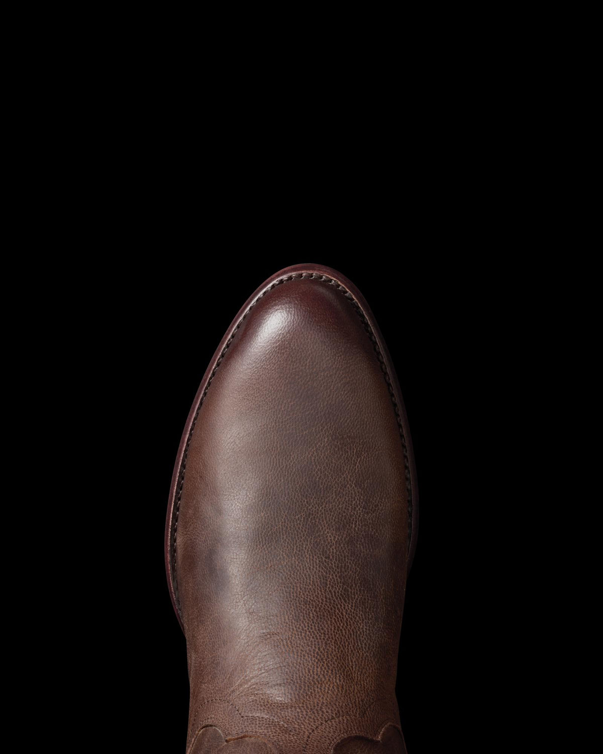 Toe view of The Earl - Cafe on plain background