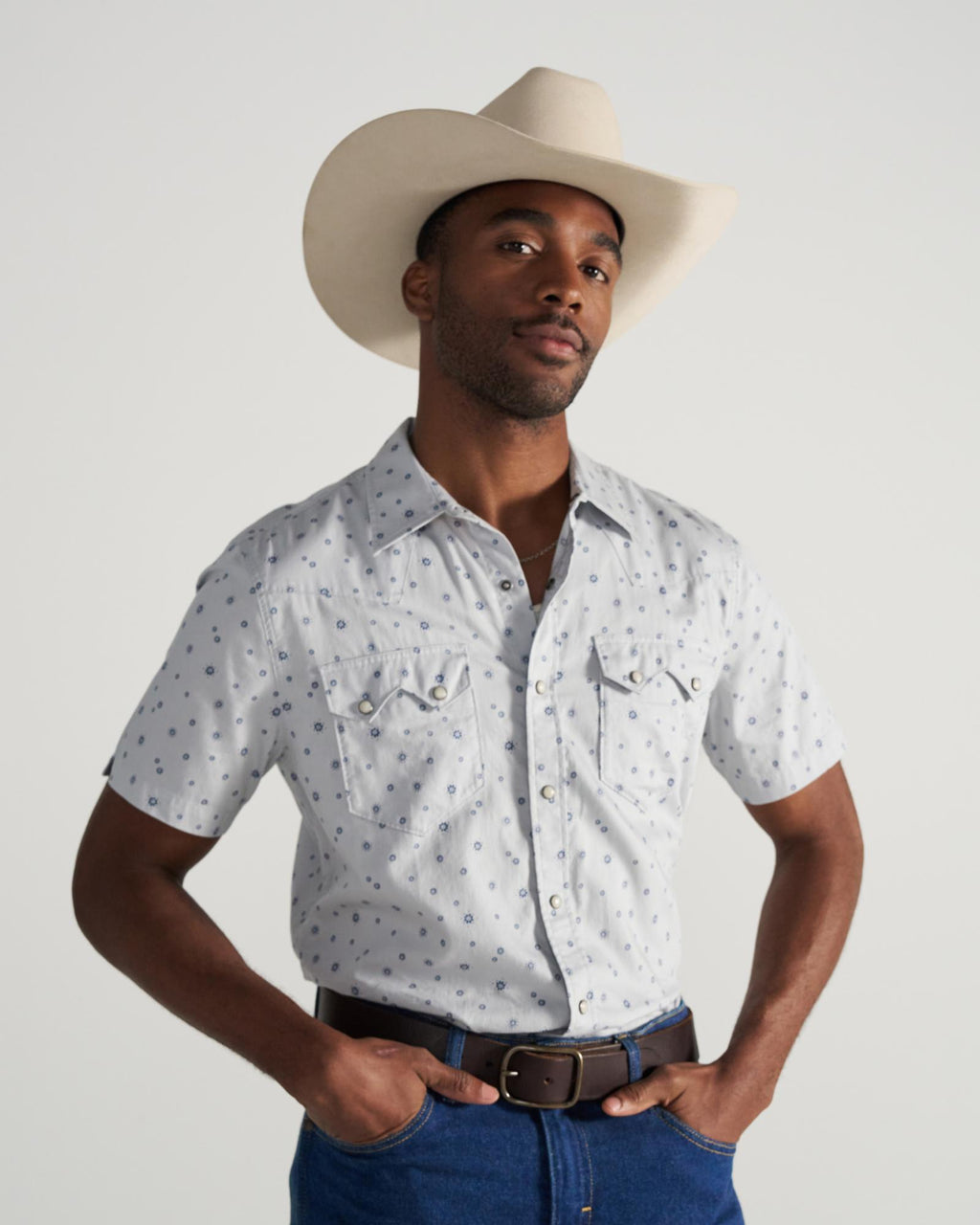 Closeup detail view of Men's Vintage Weight Short Sleeve Pearl Snap - Light Gray/Atlantic