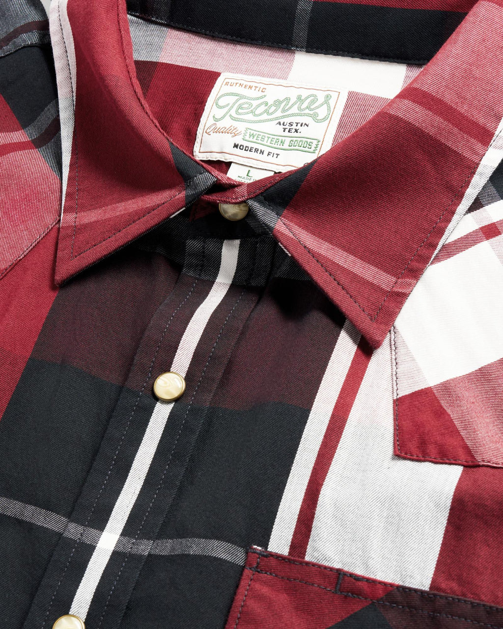 Closeup detail view of Men's Vintage Weight Pearl Snap LS - Port / Black