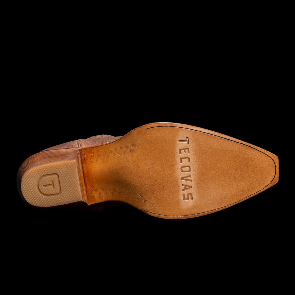 Sole view of The Daisy - Scotch on plain background