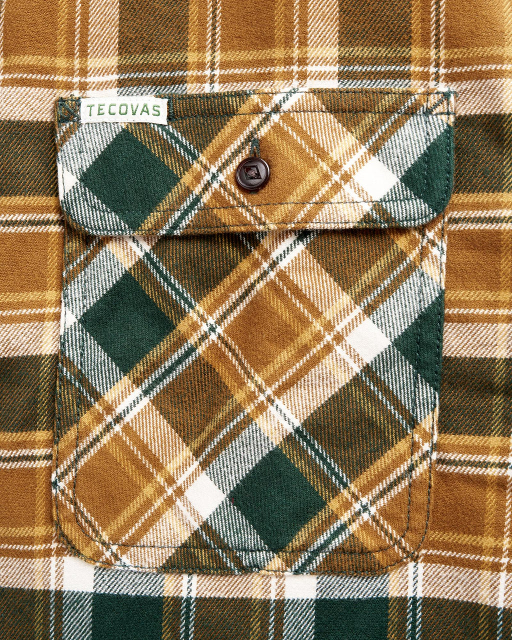 Closeup view of Men's Essential Flannel - Hunter Green