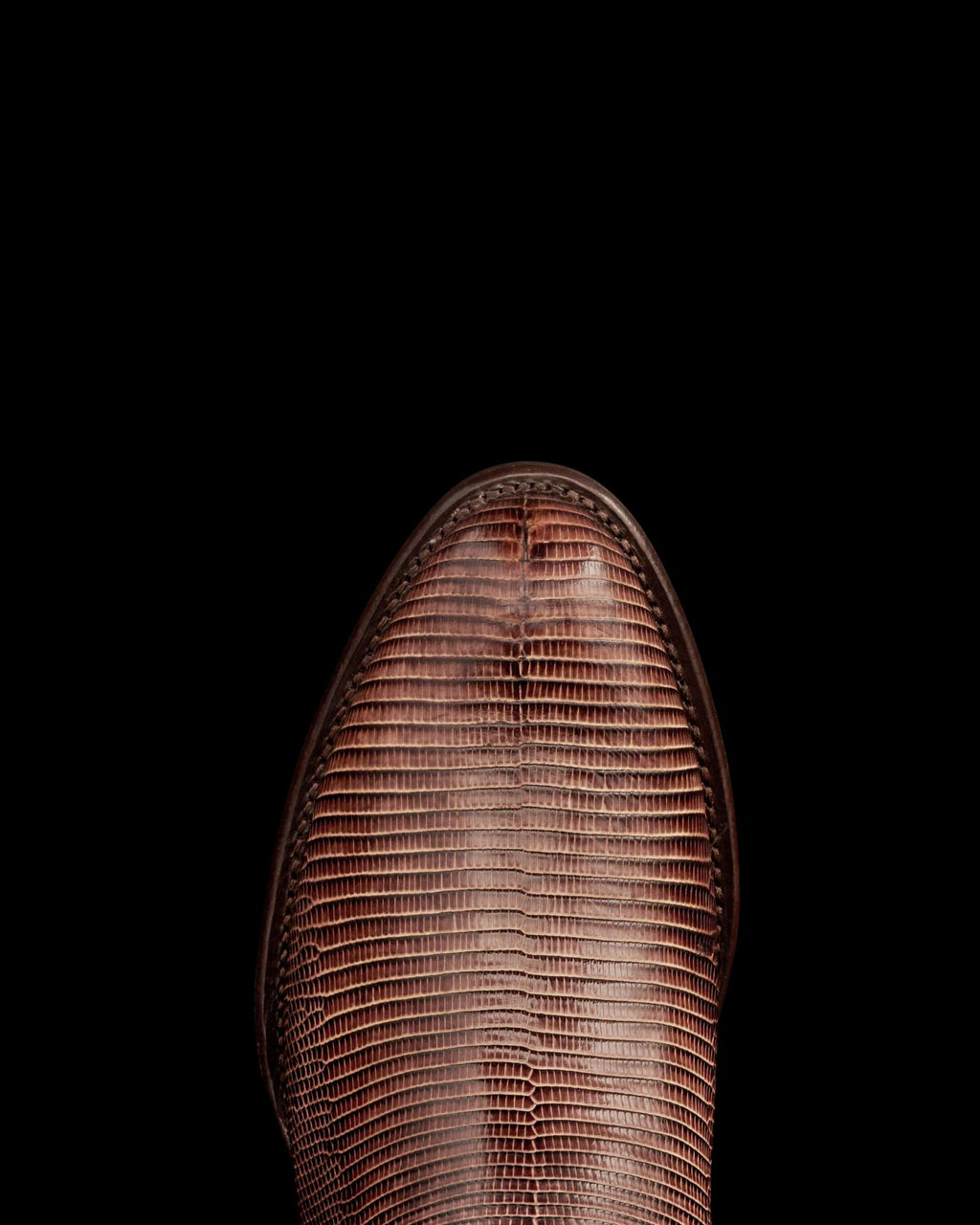 Toe view of The Nolan - Cask Lizard on plain background