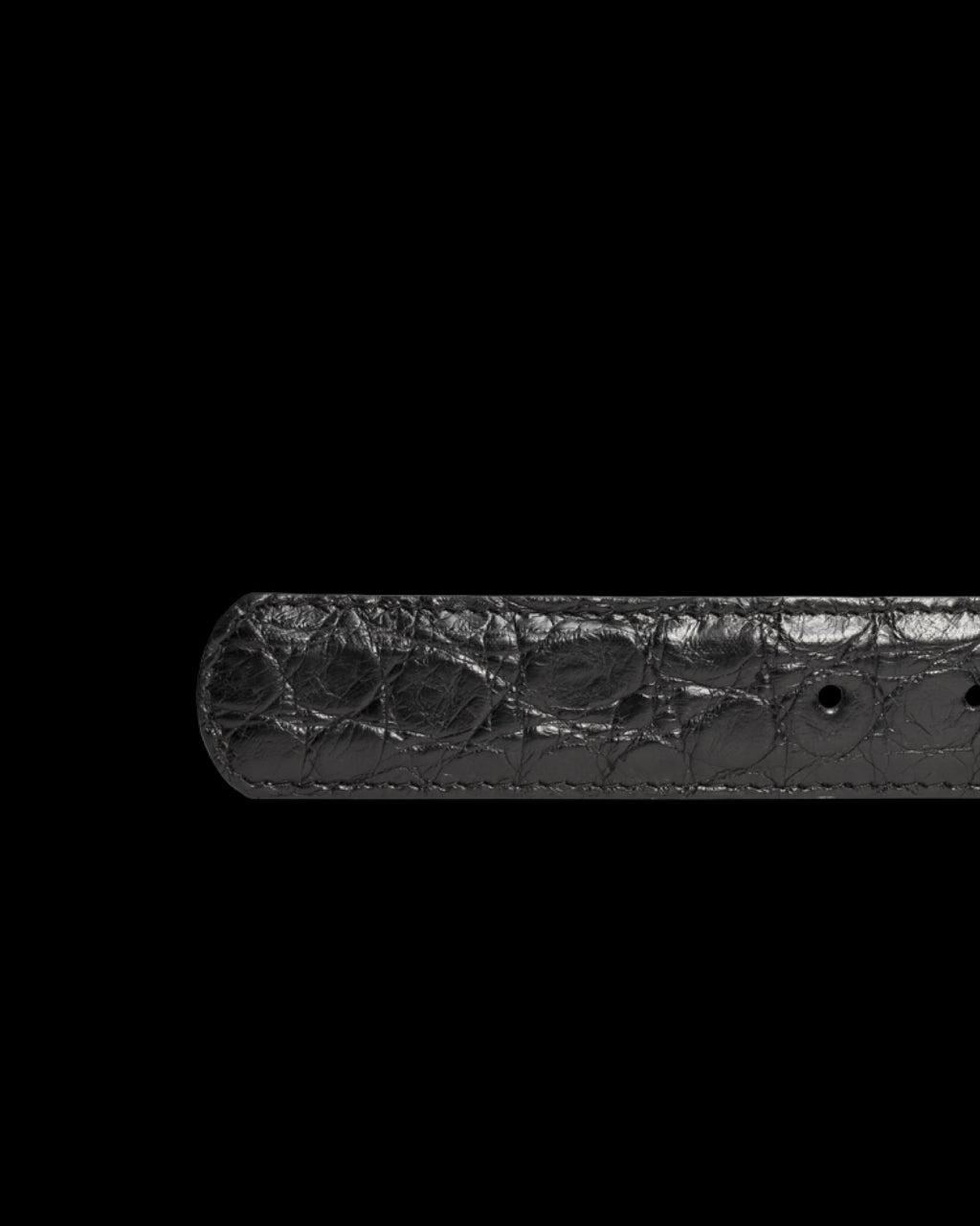 Closeup view of Men's Alligator Belt II - Midnight