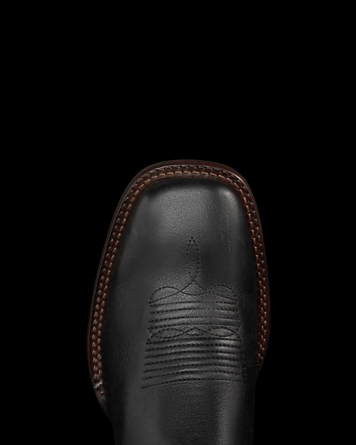 Toe view of The Doc - Midnight on plain background
