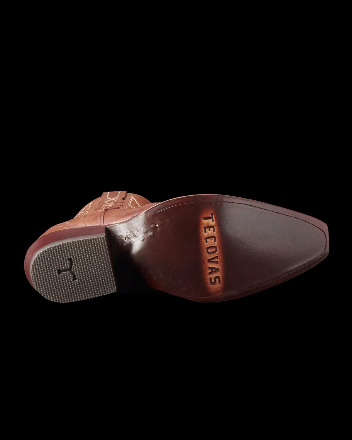 Sole view of The Lynn - Saddle on plain background