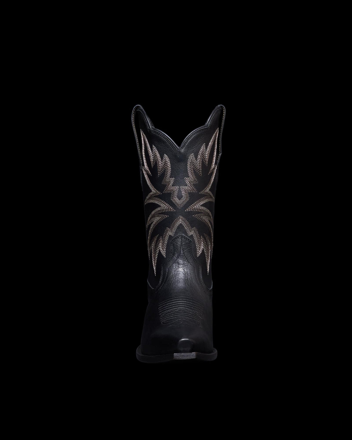 Front view of the sadie boot in the color midnight.