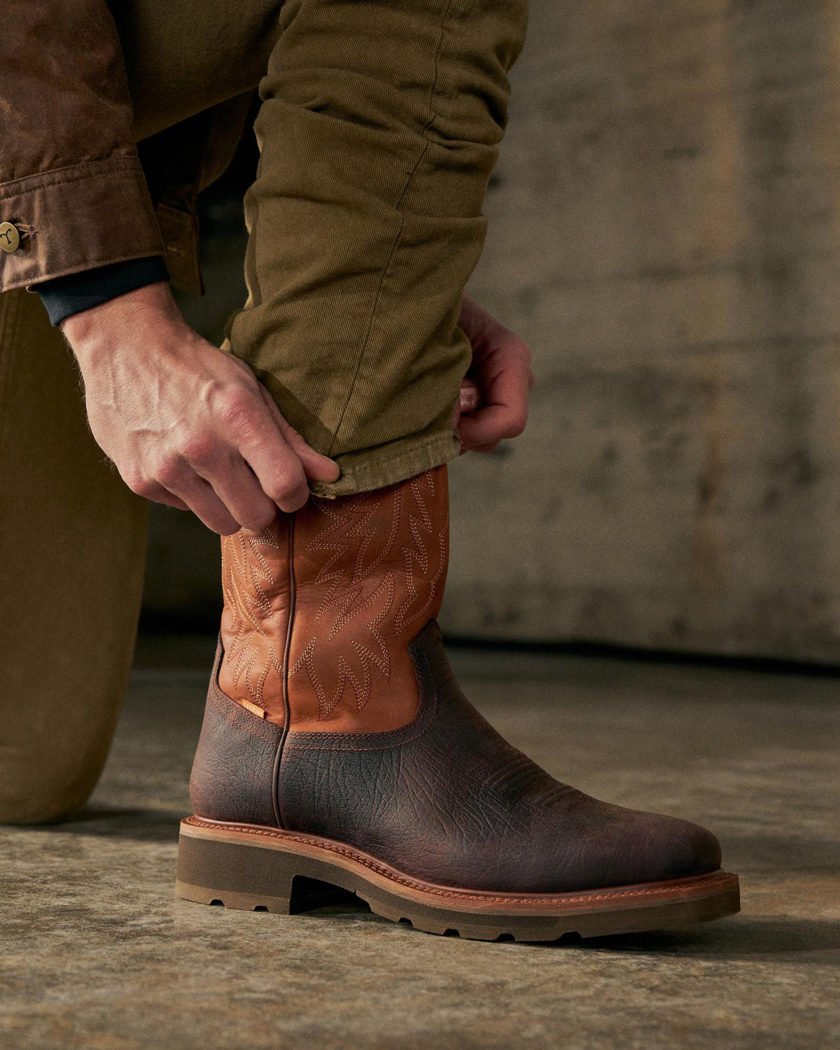 Toe view of LongHaul Waterproof Square Soft Toe Work Boot with Temp Control - Dark Chocolate/Clay Cowhide on plain background