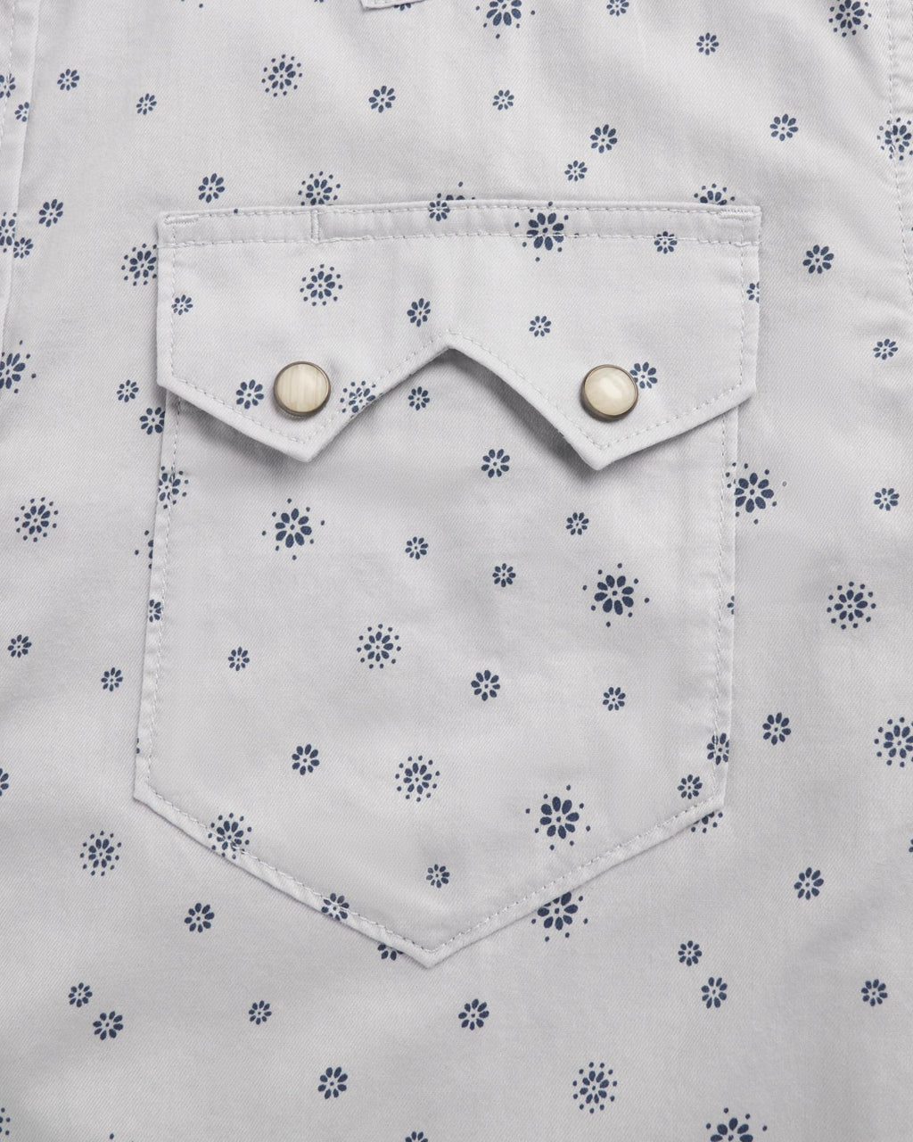 Closeup detail view of Men's Vintage Weight Short Sleeve Pearl Snap - Light Gray/Atlantic