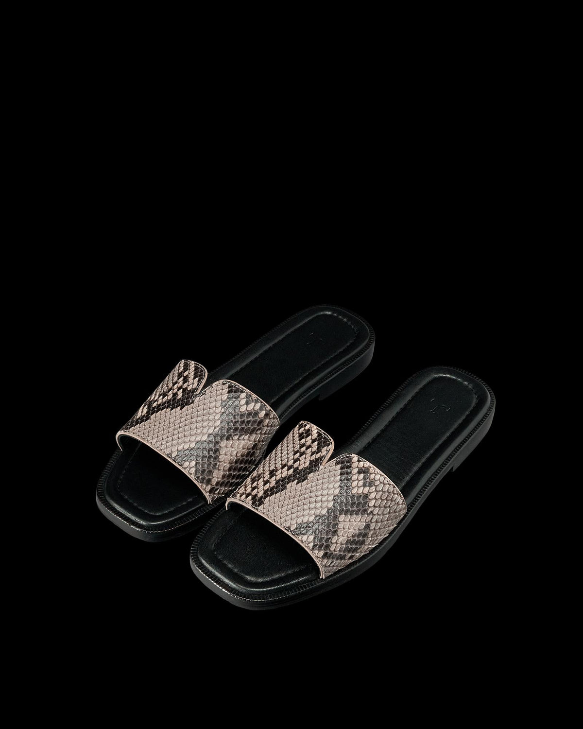 Pair view of The Carmen - Black/Bone on plain background