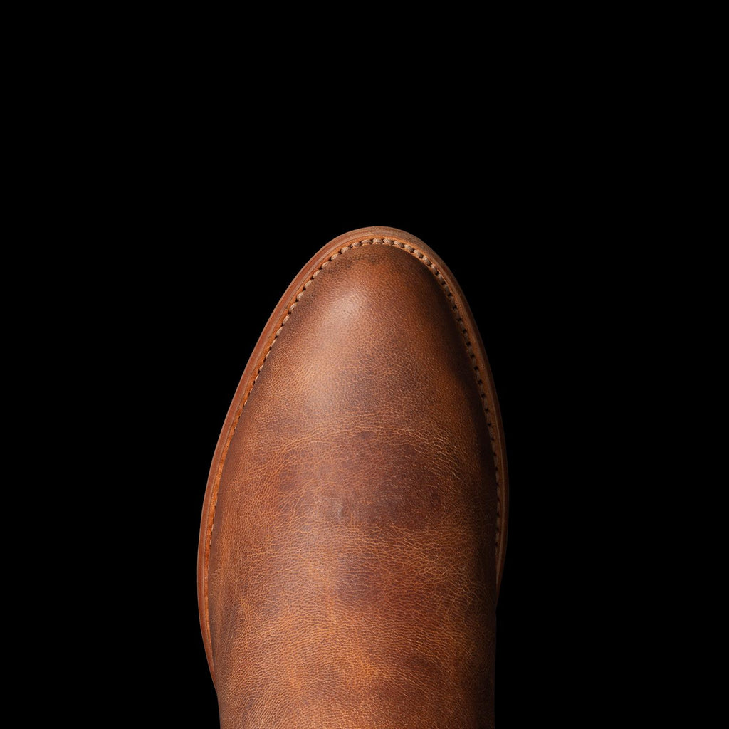 Toe view of The Earl - Scotch on plain background