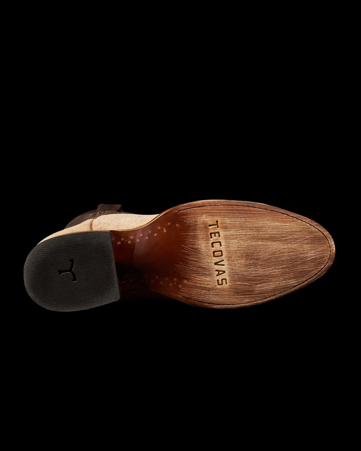 Sole view of The Earl - Sandstone Carpincho on plain background