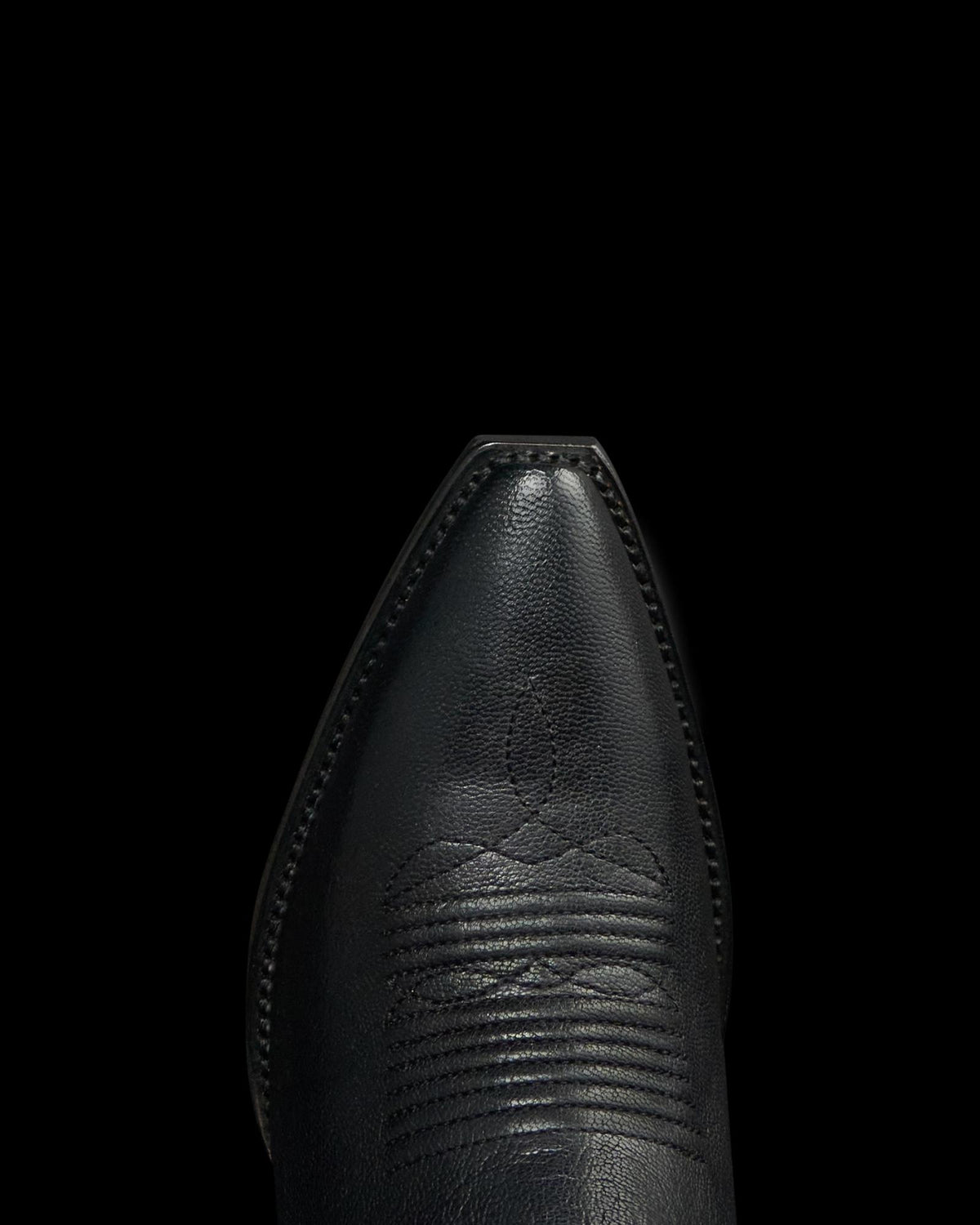Toe view of The Lynn - Midnight Goat on plain background